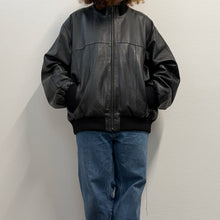 Load image into Gallery viewer, Bomber in pelle nera 90s
