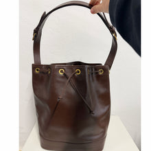 Load image into Gallery viewer, Secchiello in pelle Etro 90s
