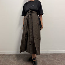 Load image into Gallery viewer, Hakama Vintage Tradizionale Giapponese Sendai-hira Seta Ki-tsumugi
