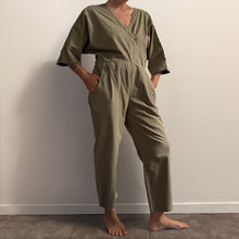 Load image into Gallery viewer, Jumpsuit vintage anni ’80 in cotone color khaki
