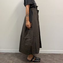 Load image into Gallery viewer, Hakama Antica  Tradizionale Giapponese Sendai-hira – Seta Ki-tsumugi
