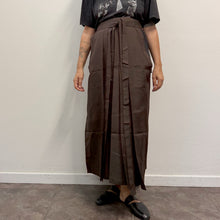 Load image into Gallery viewer, Hakama Vintage Tradizionale Giapponese Sendai-hira – Seta Ki-tsumugi
