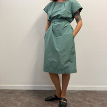 Load image into Gallery viewer, Abito MIDI Weekend Max Mara in Misto Cotone Verde Salvia
