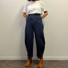 Load image into Gallery viewer, Pantaloni barel fit Lucio Vanotti
