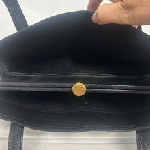Load image into Gallery viewer, Borsa anni ’70 in pelle nera – vintage
