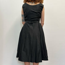 Load image into Gallery viewer, Abito vintage sartoriale anni ’60 – Antonelli Sport numerato – seta nera
