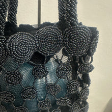 Load image into Gallery viewer, Mini Borsa in Rete e Perline Anni ’90 –
