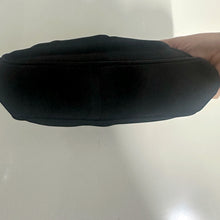 Load image into Gallery viewer, Borsa a Mano Anni ’50 in Raso Nero e Metallo Argentato
