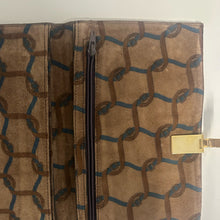 Load image into Gallery viewer, Roberta di Camerino – Pochette / Maxi Portafoglio in Camoscio Anni ’60

