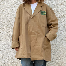 Load image into Gallery viewer, Giacca/Workwear Reworked con Patch Giapponesi Vintage – Pezzo Unico

