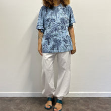 Load image into Gallery viewer, T-shirt m Armani Jeans fine ’80s / inizio ’90s
