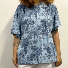Load image into Gallery viewer, T-shirt m Armani Jeans fine ’80s / inizio ’90s
