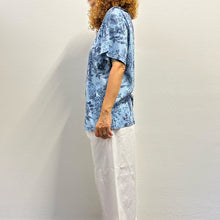 Load image into Gallery viewer, T-shirt m Armani Jeans fine ’80s / inizio ’90s
