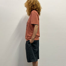 Load image into Gallery viewer, T-shirt Queen rust
