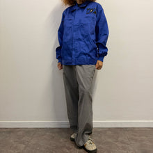 Load image into Gallery viewer, cca/Workwear Reworked con Patch Giapponesi Vintage – Pezzo Unico
