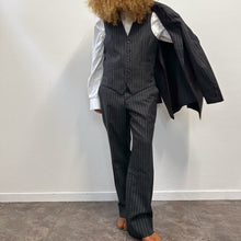 Load image into Gallery viewer, Sovereign United Arrows –suit made in Japan
