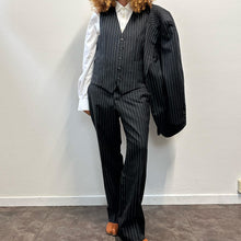 Load image into Gallery viewer, Sovereign United Arrows –suit made in Japan
