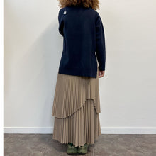 Load image into Gallery viewer, Maglione lana follata blu
