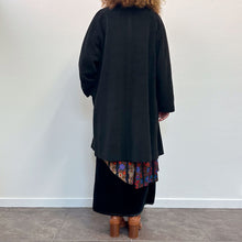 Load image into Gallery viewer, Cappotto Max Mara nero 90s
