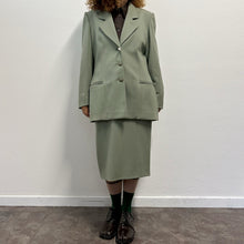 Load image into Gallery viewer, Tailleur Ealter Duchino salvia chiaro – Anni ’90 – Deadstock
