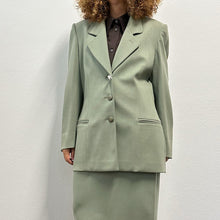Load image into Gallery viewer, Tailleur Ealter Duchino salvia chiaro – Anni ’90 – Deadstock
