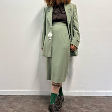 Load image into Gallery viewer, Tailleur Ealter Duchino salvia chiaro – Anni ’90 – Deadstock

