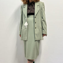 Load image into Gallery viewer, Tailleur Ealter Duchino salvia chiaro – Anni ’90 – Deadstock
