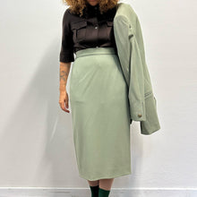 Load image into Gallery viewer, Tailleur Ealter Duchino salvia chiaro – Anni ’90 – Deadstock
