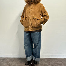 Load image into Gallery viewer, Bomber scamosciato Mabrun anni ’90 – Marrone medio chiaro – Over Tg 52
