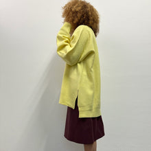 Load image into Gallery viewer, Maglione lana follata color giallo limone
