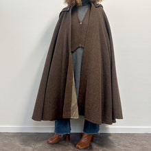 Load image into Gallery viewer, Cappa sartoriale color cioccolato fine 70s

