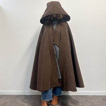 Load image into Gallery viewer, Cappa sartoriale color cioccolato fine 70s
