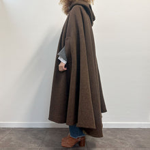 Load image into Gallery viewer, Cappa sartoriale color cioccolato fine 70s
