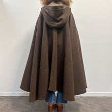Load image into Gallery viewer, Cappa sartoriale color cioccolato fine 70s
