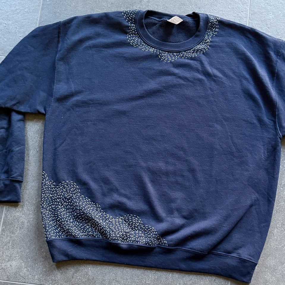 Felpa Sashiko “Onda” – Pezzo unico, realizzata a mano