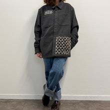 Load image into Gallery viewer, Camicia Work con inserti di tappezzeria vintage
