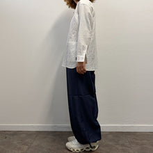 Load image into Gallery viewer, Plantation by Issey Miyake – Camicia vintage bianca con collo coreana
