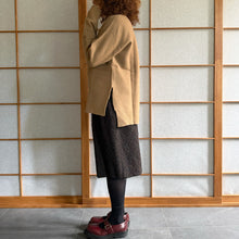 Load image into Gallery viewer, maglione lama follata color cammello
