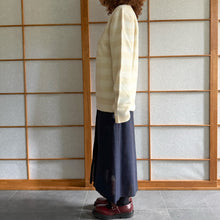 Load image into Gallery viewer, Maglione lana follata a righe  bianco panna e nude pallido
