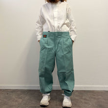 Load image into Gallery viewer, Pantaloni Nikka vintage DEADSTOCK color salvia
