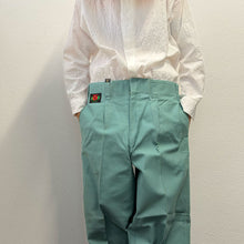 Load image into Gallery viewer, Pantaloni Nikka vintage DEADSTOCK color salvia
