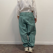 Load image into Gallery viewer, Pantaloni Nikka vintage DEADSTOCK color salvia
