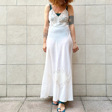 Load image into Gallery viewer, Slip dress bianco con pizzo vintage 70s
