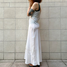 Load image into Gallery viewer, Slip dress bianco con pizzo vintage 70s
