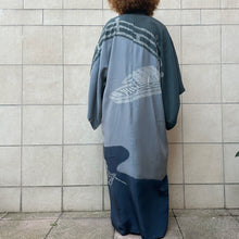 Load image into Gallery viewer, kimono in seta con tecnica shibori anni 40s
