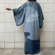 Load image into Gallery viewer, kimono in seta con tecnica shibori anni 40s
