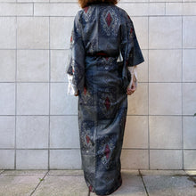 Load image into Gallery viewer, kimono in seta blu con stampe geometriche fine 50s
