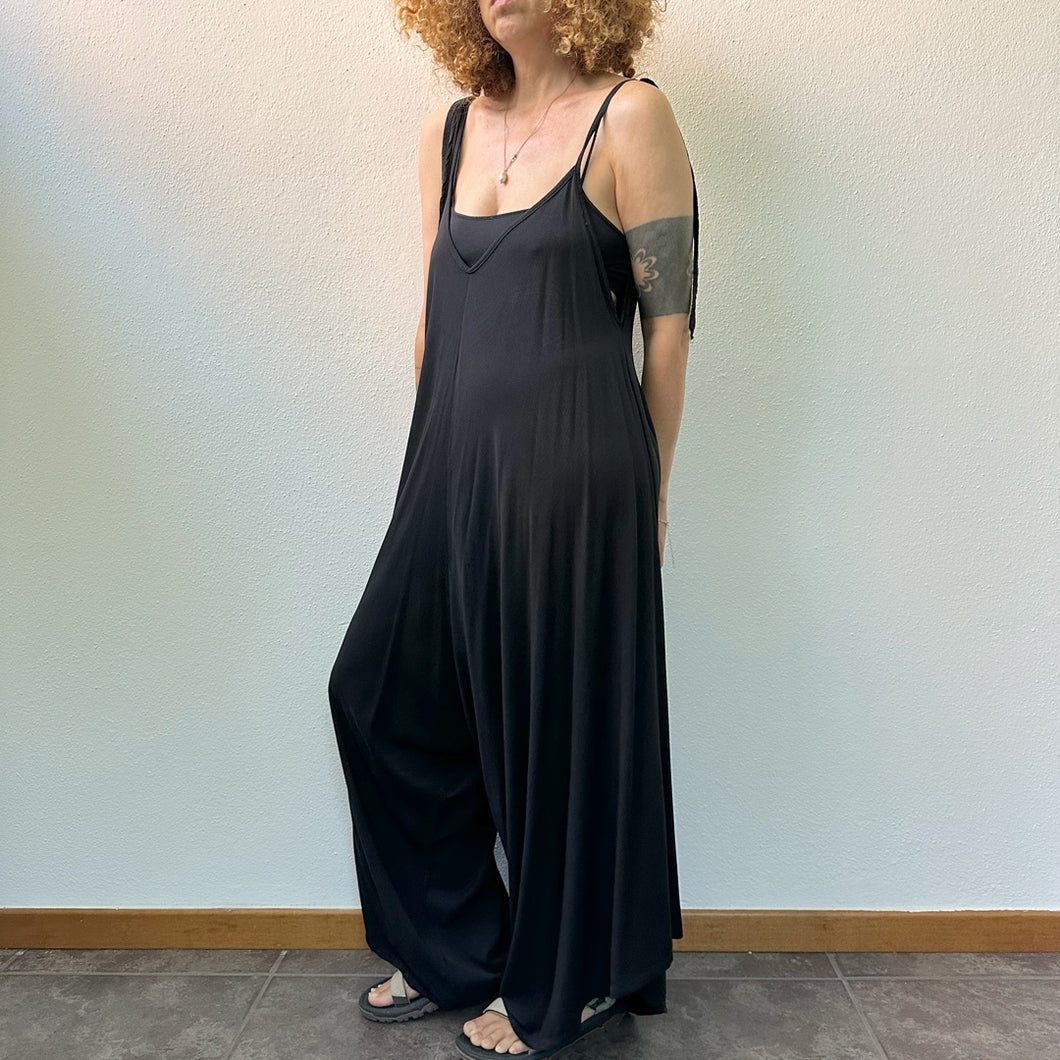 Jumpsuit nera in cotone