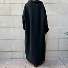 Load image into Gallery viewer, Maxi cappotto nero in lana cotta
