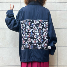 Load image into Gallery viewer, Linea Kawaii Giacca Tommy Hilfinger con patch /foulard Vivienne Westwood

